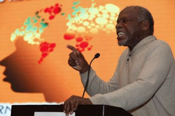 Danny Glover agradeceu apoio da CNM/CUT /  / Créditos: Dino Santos Danny Glover agradeceu apoio da CNM/CUT