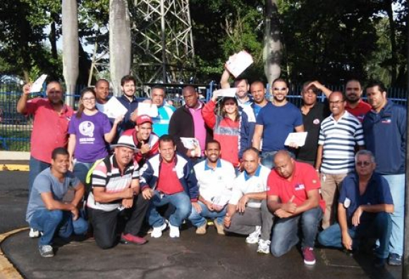 Representantes da Rede em ação na planta de Recife