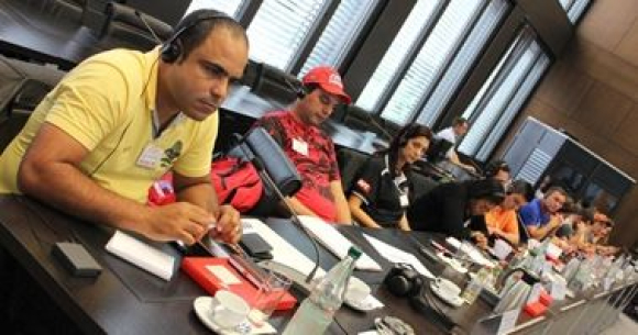 -- / / Créditos: --