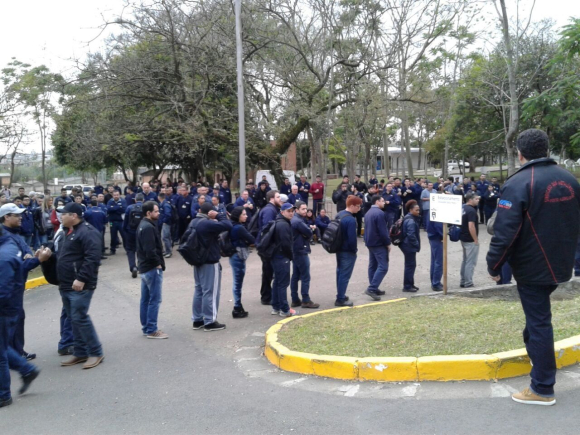 Guaíba (RS) - Protesto na ThyssenKrupp.