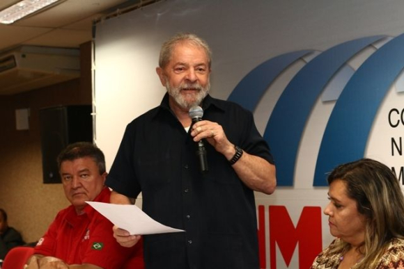 Lula: crescimento só volta com democracia e eleição direta / / Créditos: Roberto Parizotti Lula: crescimento só volta com democracia e eleição direta