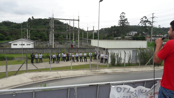 Trabalhadores na GM de Joinville (SC)