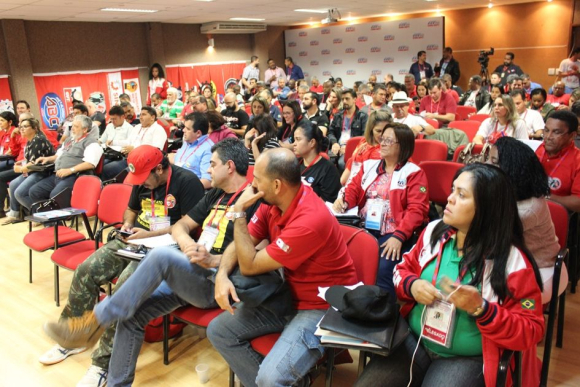 Plenário debateu e aprovou criação do Instituto da Indústria / / Créditos: CNM/CUT Plenário debateu e aprovou criação do Instituto da Indústria