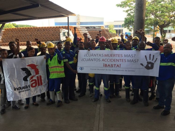 Protesto dos metalúrgicos na Gerdau da República Dominicana / / Créditos: Divulgação Protesto dos metalúrgicos na Gerdau da República Dominicana
