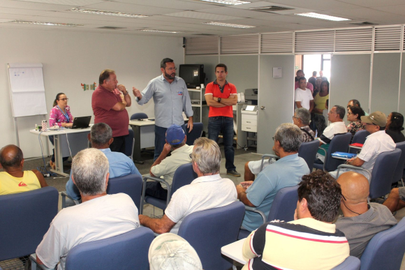 Pagamento de mais uma etapa do processo da Confab na Caixa Econômica Federal, no centro de Pinda / / Créditos: Guilherme Moura Pagamento de mais uma etapa do processo da Confab na Caixa Econômica Federal, no centro de Pinda