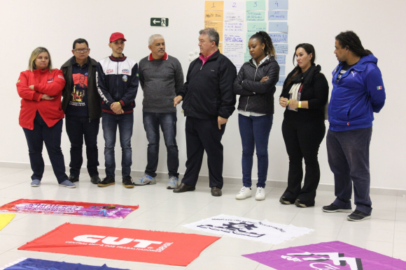 Pela primeira vez por vídeoconferência, o Encontro Nacional dos Coletivos da CNM/CUT começa nesta segunda (1º) / / Créditos: CNM/CUT Pela primeira vez por vídeoconferência, o Encontro Nacional dos Coletivos da CNM/CUT começa nesta segunda (1º)