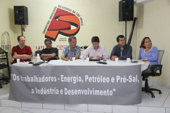 João Cayres (2º à dir.) integrou a mesa no primeiro dia do seminário / / Créditos: Divulgação João Cayres (2º à dir.) integrou a mesa no primeiro dia do seminário