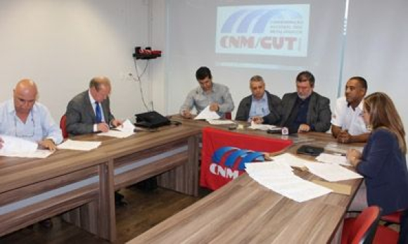 Acordo nacional inédito garante PLR igual a metalúrgicos da CUT no país / / Créditos: Shayane Servilha Acordo nacional inédito garante PLR igual a metalúrgicos da CUT no país