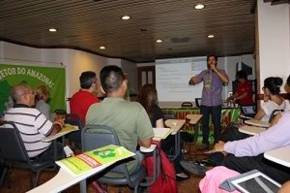 André Cardoso fala sobre Plano Brasil Maior / / Créditos: CNM/CUT André Cardoso fala sobre Plano Brasil Maior